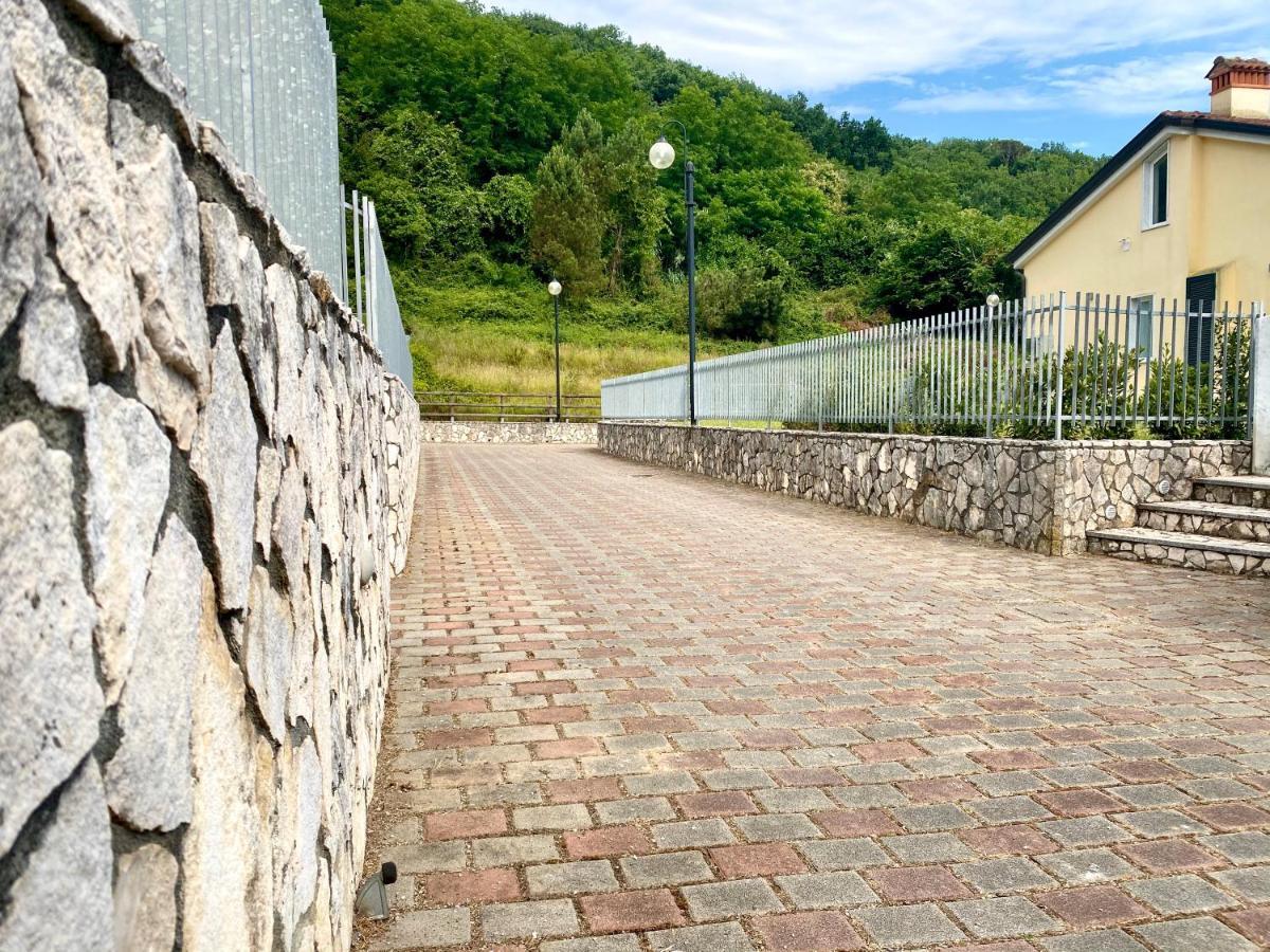 Le Village Sarzana Eksteriør billede