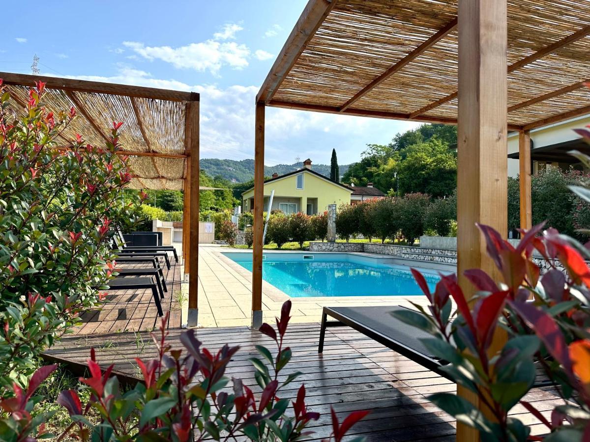 Le Village Sarzana Eksteriør billede